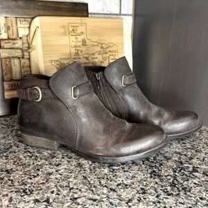 Born Jem Dark Brown Castagno Oiled Suede Booties Size 7